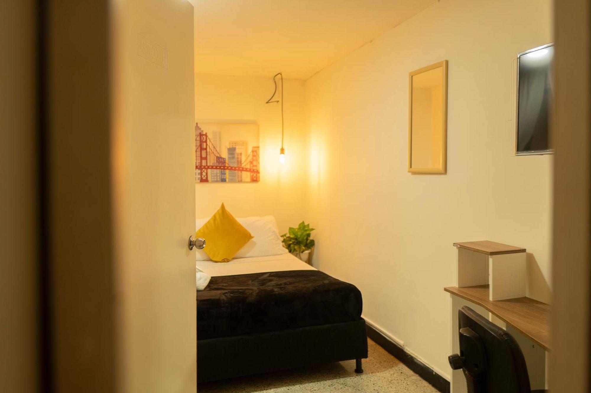 Africa house-Casa Hotel Laureles-La70 Medellín Esterno foto