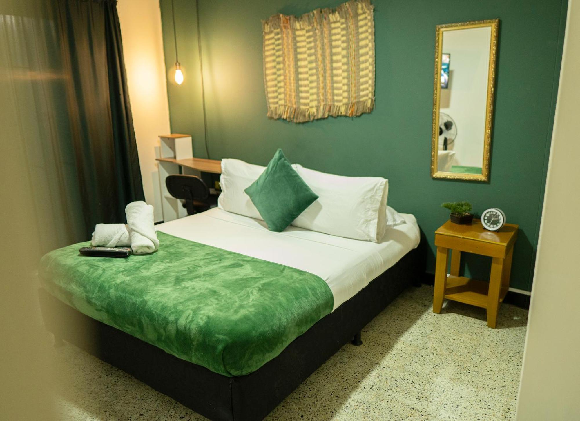 Africa house-Casa Hotel Laureles-La70 Medellín Esterno foto