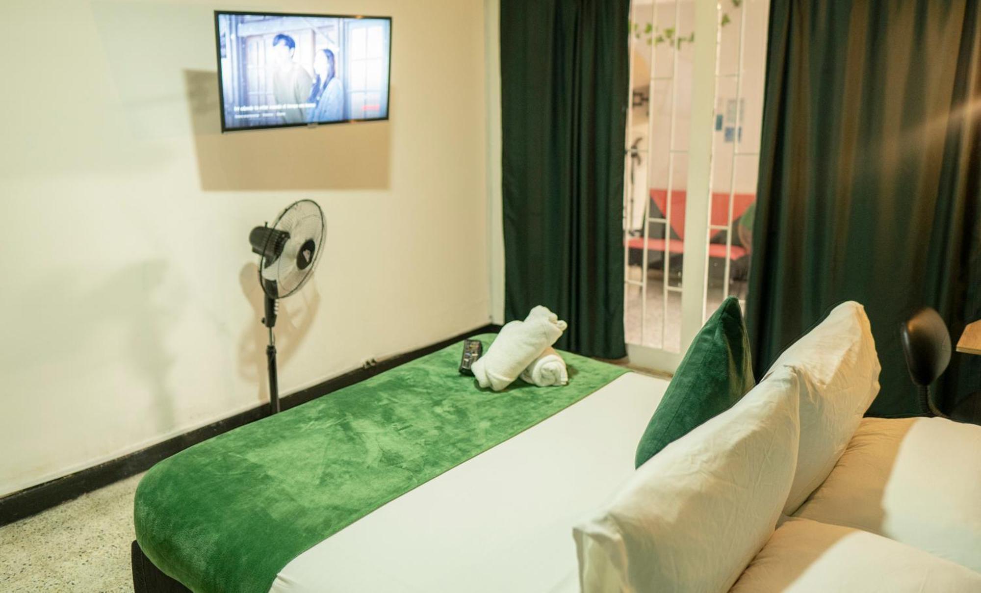 Africa house-Casa Hotel Laureles-La70 Medellín Esterno foto