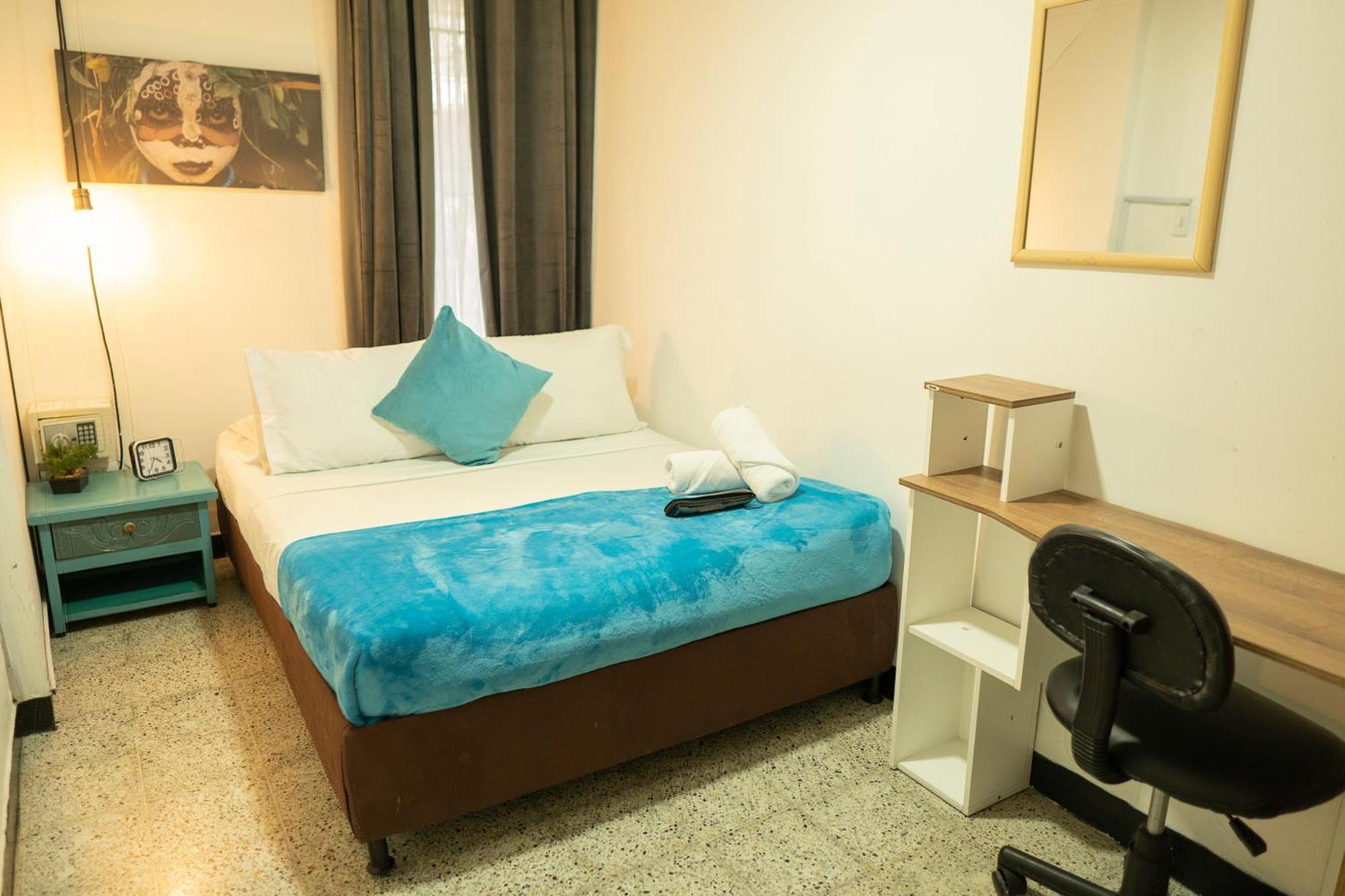 Africa house-Casa Hotel Laureles-La70 Medellín Esterno foto