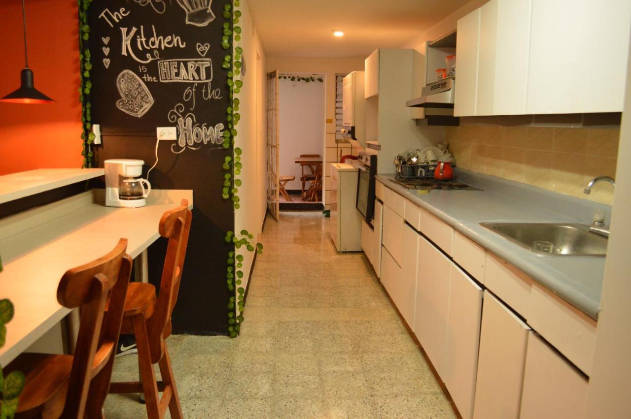 Africa house-Casa Hotel Laureles-La70 Medellín Esterno foto